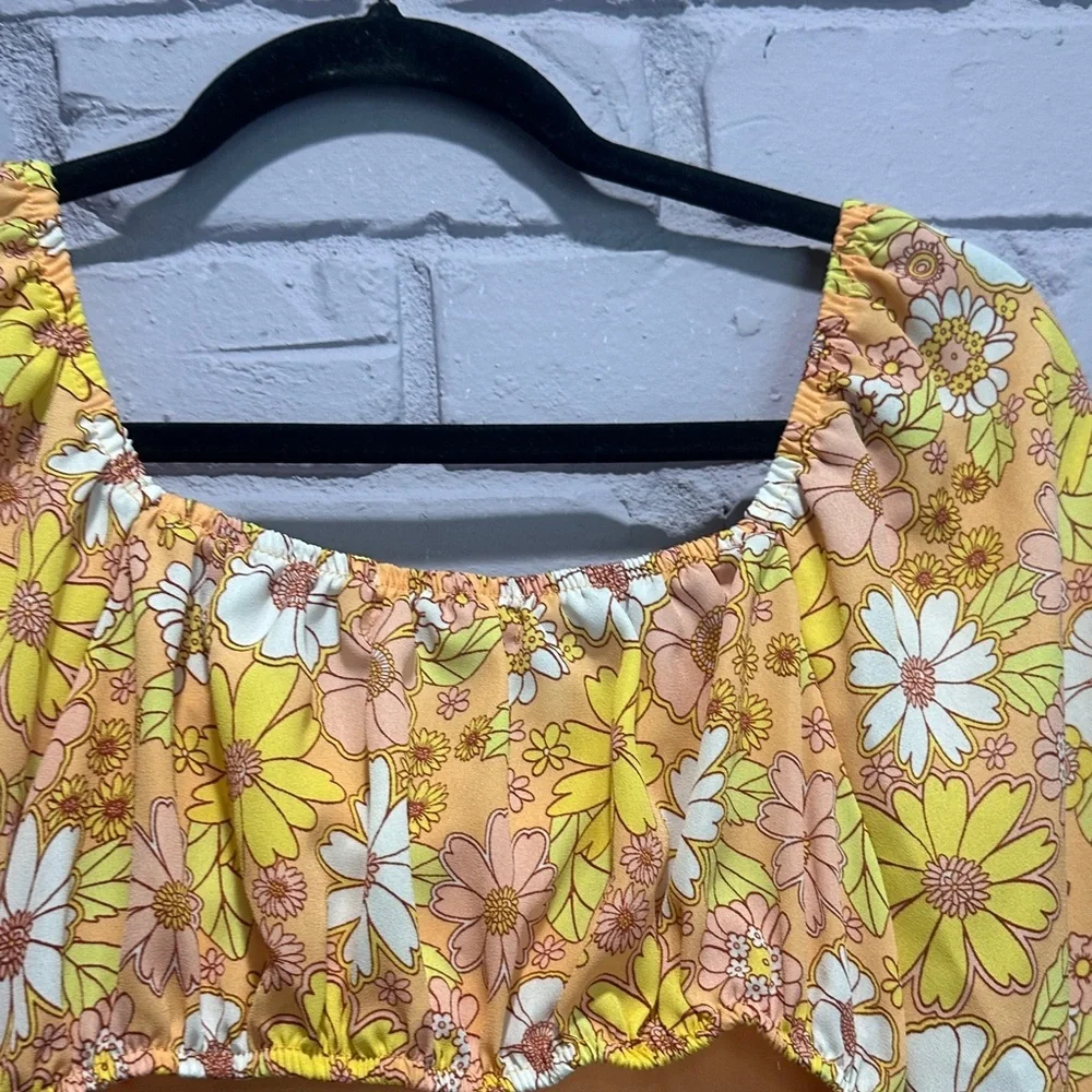 NWOT Floral Print Women's Blouse in Pellow size M - Picture 7 of 10
